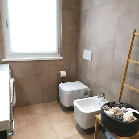 Blu, Nuovo Bicamere Climatizzato Parcheggio Apartament *