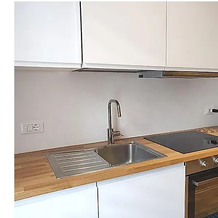 Blu, Nuovo Bicamere Climatizzato Parcheggio Apartament *