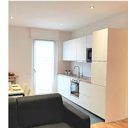 Apartament Blu, Nuovo Bicamere Climatizzato Parcheggio Trydent