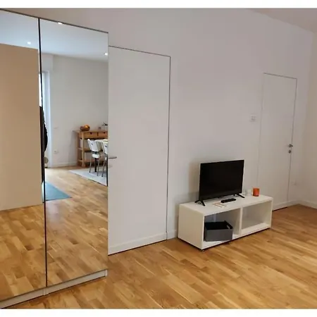 Blu, Nuovo Bicamere Climatizzato Parcheggio Apartament Trydent